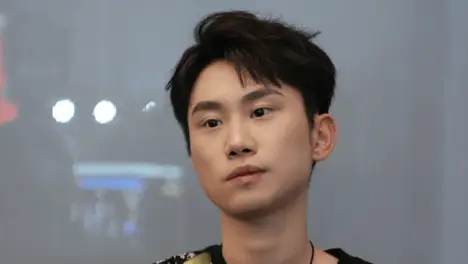 装备系统调整与符文系统平衡，野区资源刷新机制及英雄平衡性改动解析，游戏节奏加快下的新版本全览